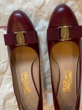 Salvatore ferragamo Brand new wedge heels burgundy size8,5